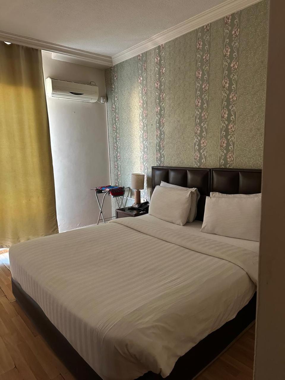 Aghadeer Hotel Амман Екстер'єр фото