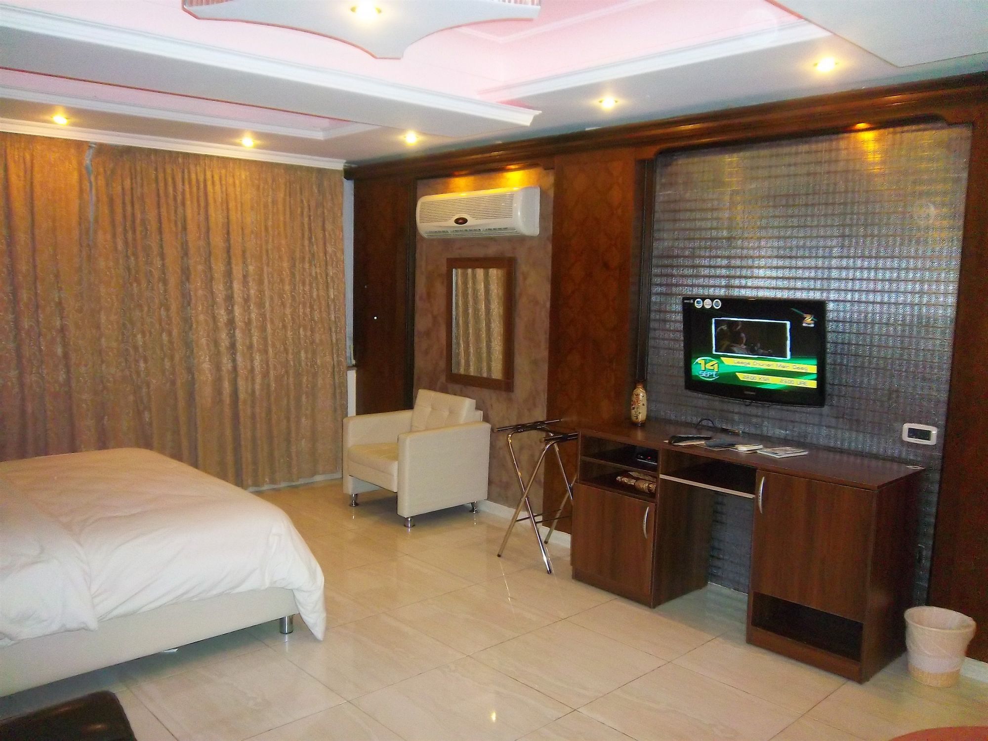 Aghadeer Hotel Амман Екстер'єр фото